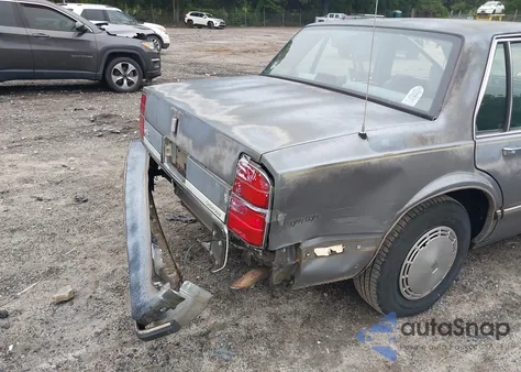 1989 Oldsmobile Delta 88 Royale из США, поврежденный, VIN 1G3HN54C1K1809364